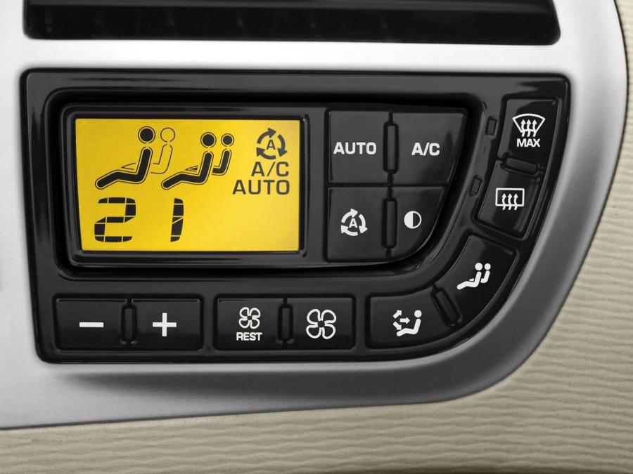  Citroen C4 Picasso 2006 года  (фото 54 из 155)